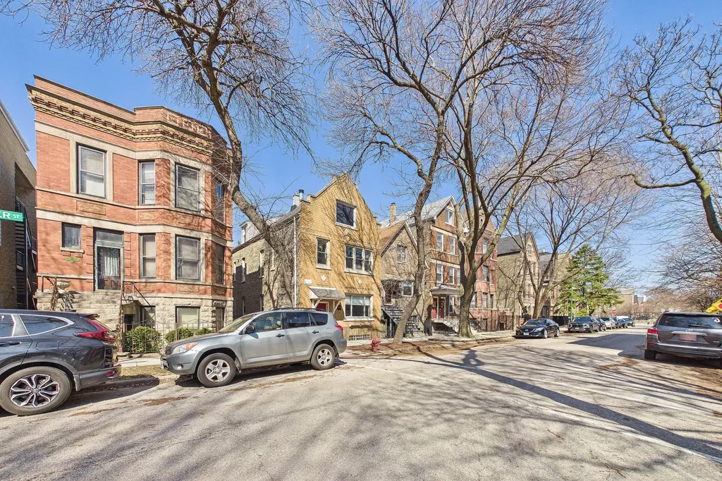 2330 West Palmer Street Chicago IL 60647