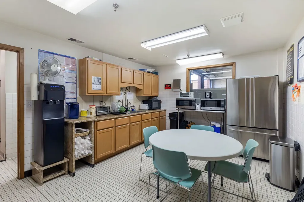 999 Confidential Glendale Heights IL 60139