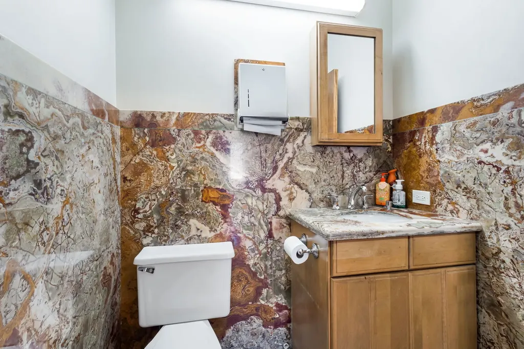 999 Confidential Glendale Heights IL 60139