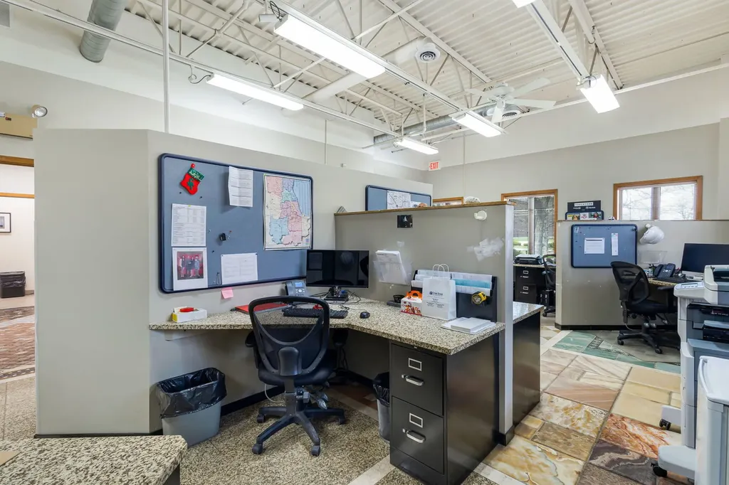 999 Confidential Glendale Heights IL 60139