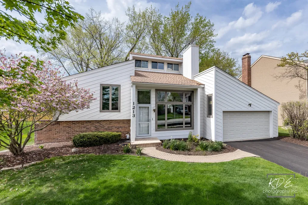1213 Yorkshire Drive Naperville IL 60563