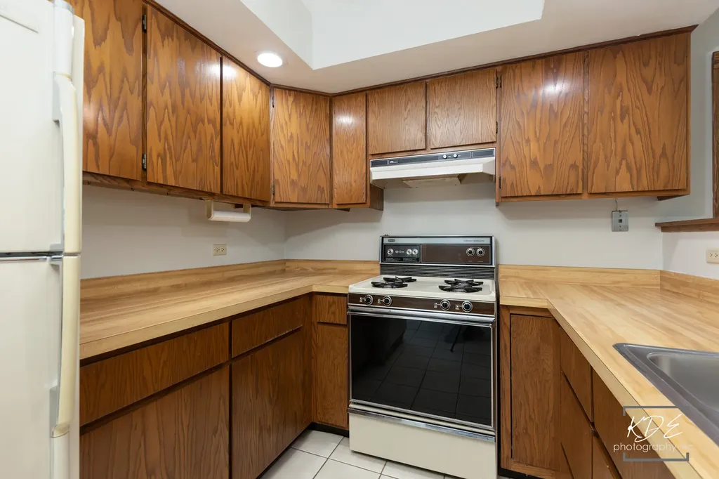 1213 Yorkshire Drive Naperville IL 60563
