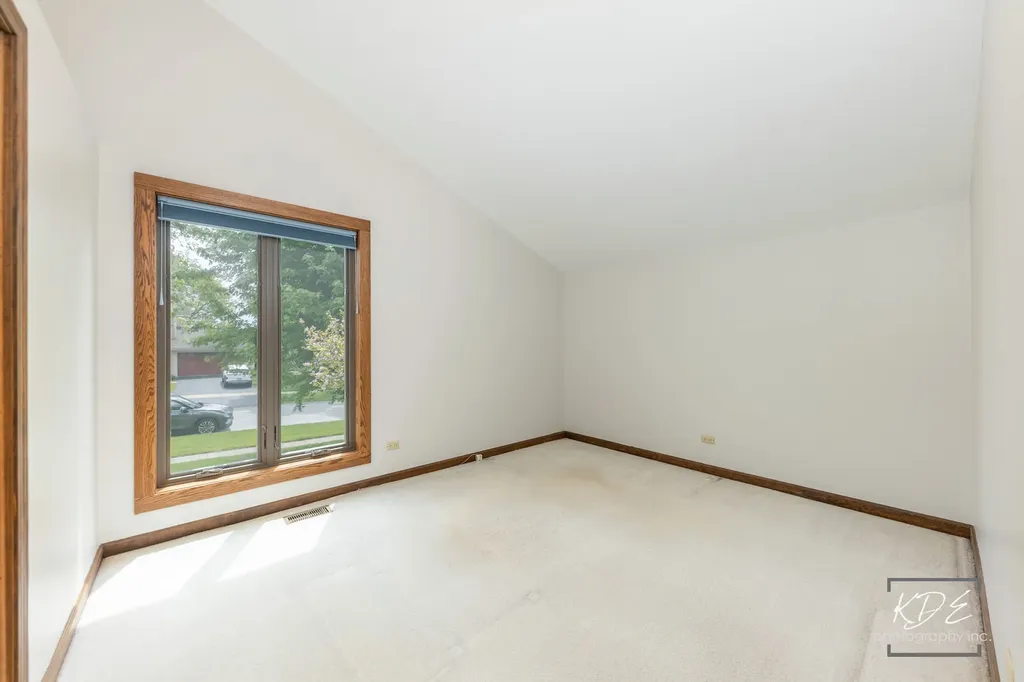 1213 Yorkshire Drive Naperville IL 60563