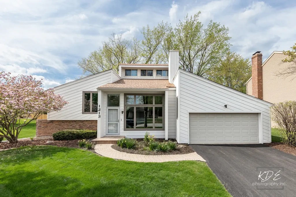 1213 Yorkshire Drive Naperville IL 60563