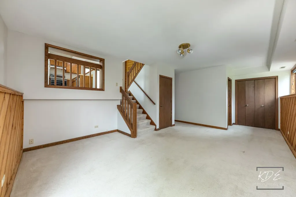1213 Yorkshire Drive Naperville IL 60563