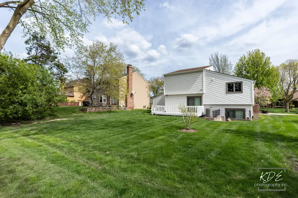1213 Yorkshire Drive Naperville IL 60563