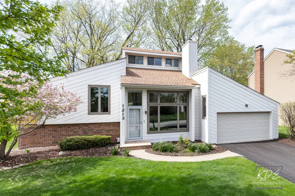 1213 Yorkshire Drive Naperville IL 60563