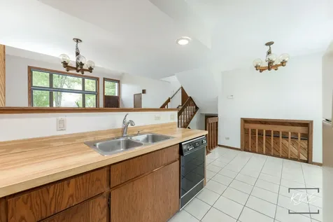 1213 Yorkshire Drive Naperville IL 60563