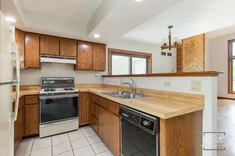 1213 Yorkshire Drive Naperville IL 60563