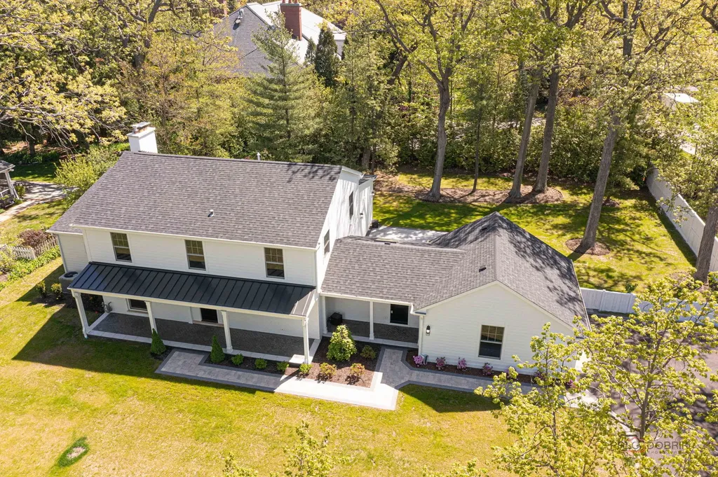 707 Brierhill Road Deerfield IL 60015
