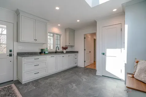 707 Brierhill Road Deerfield IL 60015