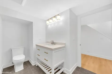 707 Brierhill Road Deerfield IL 60015