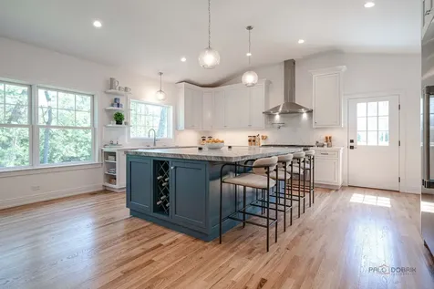 707 Brierhill Road Deerfield IL 60015
