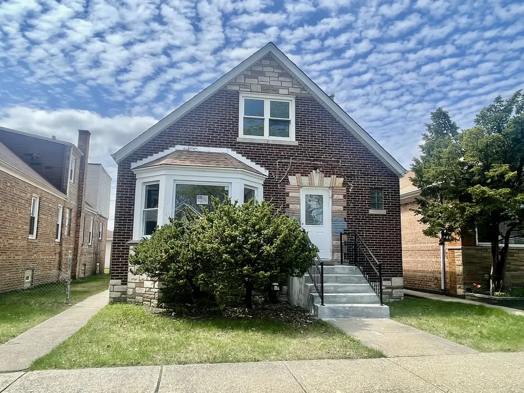 8312 South Phillips Avenue Chicago IL 60617