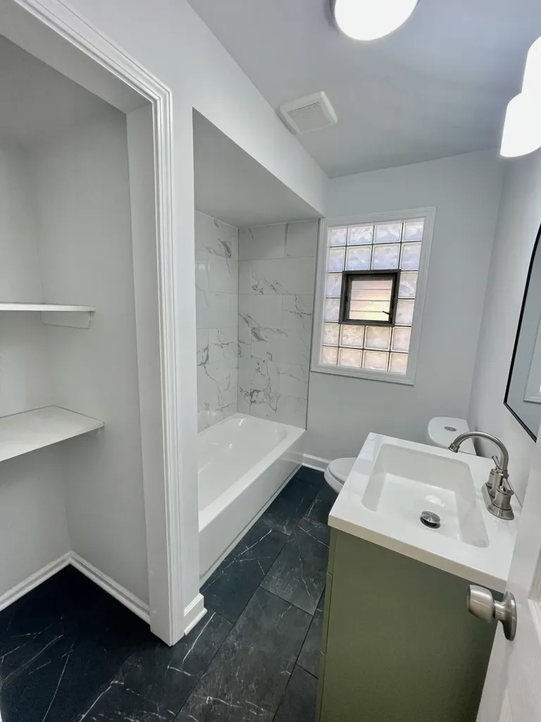 8312 South Phillips Avenue Chicago IL 60617