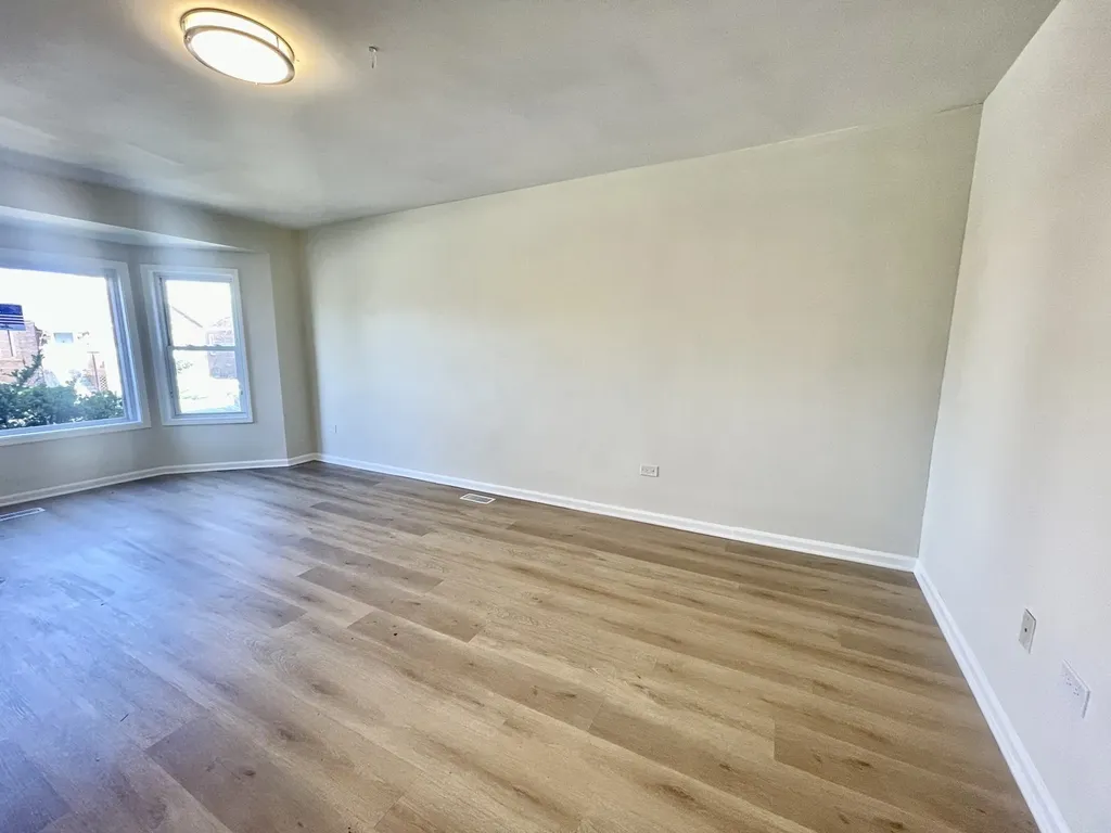 8312 South Phillips Avenue Chicago IL 60617