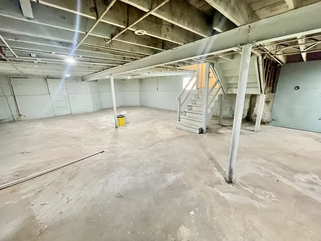8312 South Phillips Avenue Chicago IL 60617