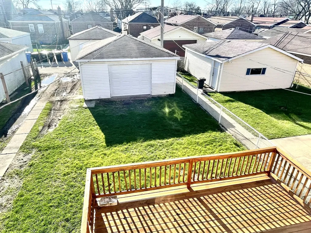 8312 South Phillips Avenue Chicago IL 60617