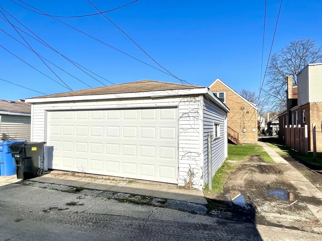 8312 South Phillips Avenue Chicago IL 60617