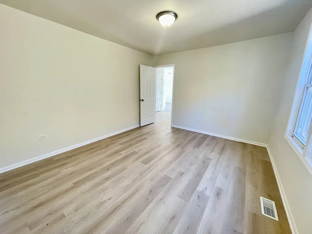 8312 South Phillips Avenue Chicago IL 60617