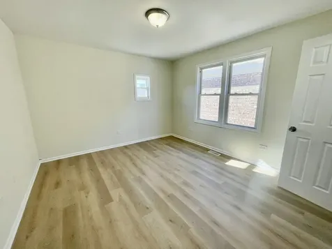 8312 South Phillips Avenue Chicago IL 60617