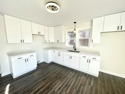 8312 South Phillips Avenue Chicago IL 60617