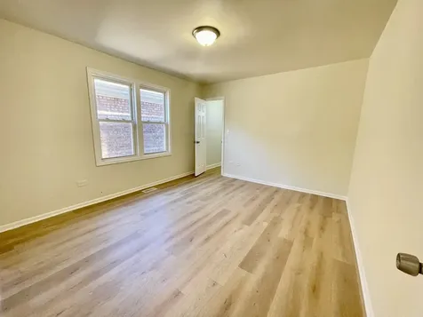8312 South Phillips Avenue Chicago IL 60617