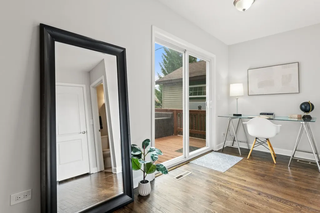 10619 South Sawyer Avenue Chicago IL 60655