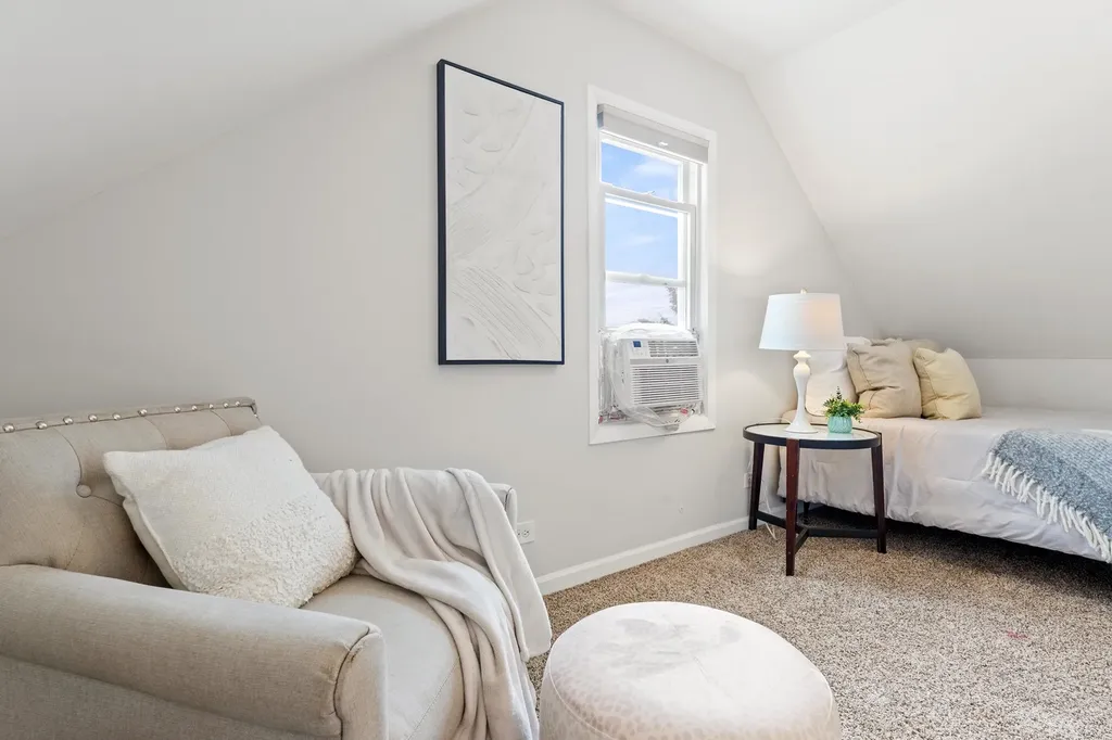 10619 South Sawyer Avenue Chicago IL 60655