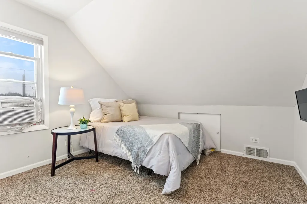 10619 South Sawyer Avenue Chicago IL 60655