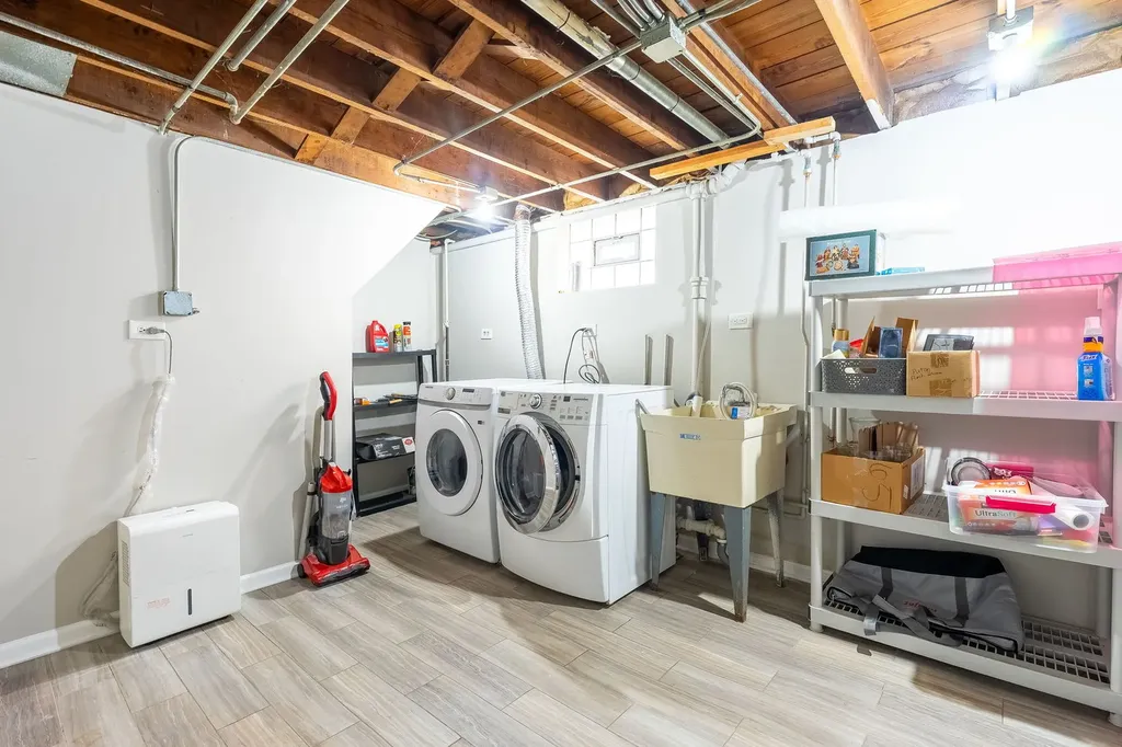10619 South Sawyer Avenue Chicago IL 60655