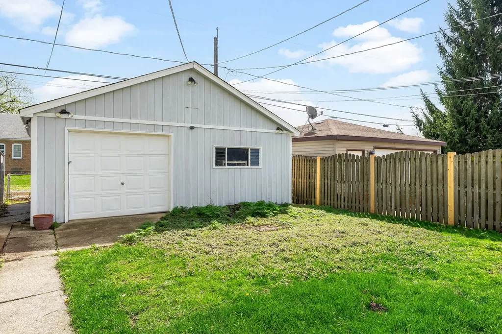 10619 South Sawyer Avenue Chicago IL 60655