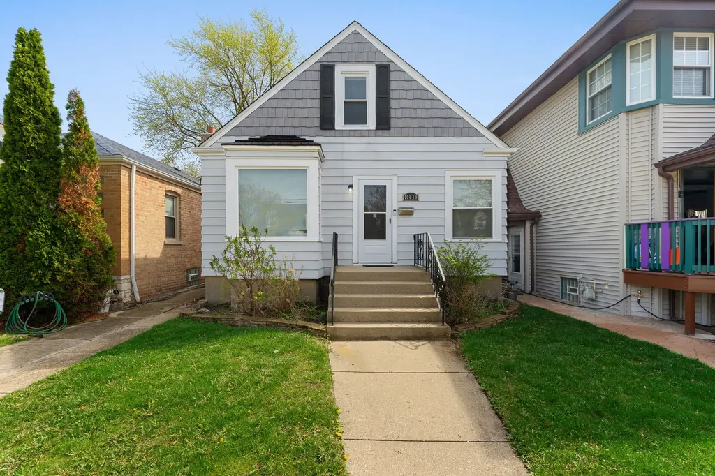 10619 South Sawyer Avenue Chicago IL 60655