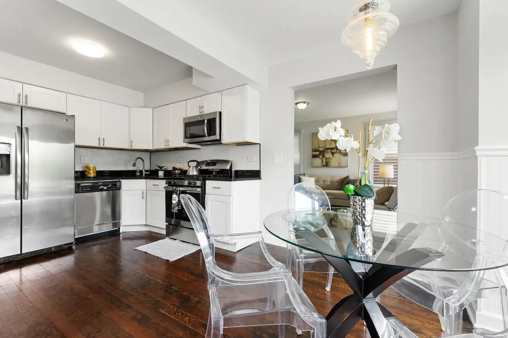 10619 South Sawyer Avenue Chicago IL 60655