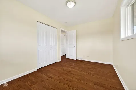 420 Berkshire Lane Des Plaines IL 60016