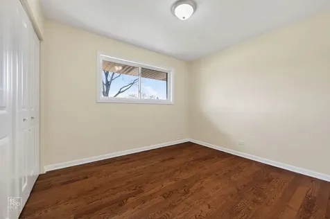 420 Berkshire Lane Des Plaines IL 60016