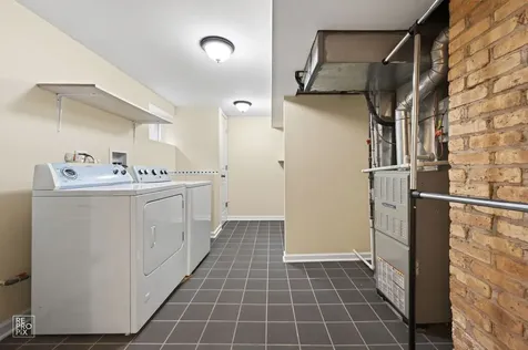 420 Berkshire Lane Des Plaines IL 60016