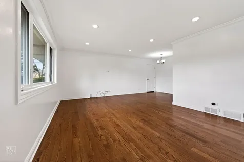 420 Berkshire Lane Des Plaines IL 60016
