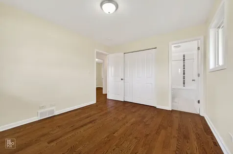 420 Berkshire Lane Des Plaines IL 60016