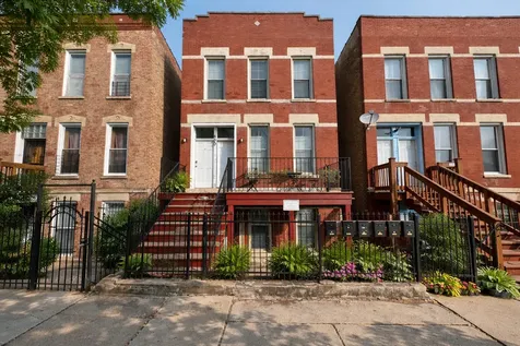 460 West 28th Place Chicago IL 60616
