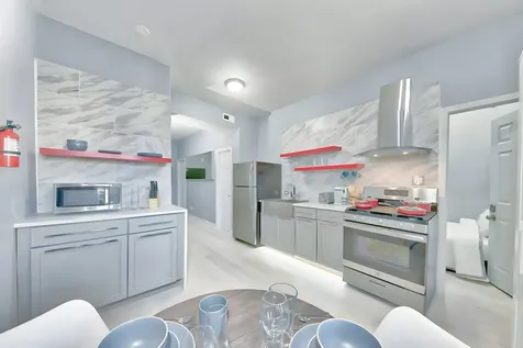 460 West 28th Place Chicago IL 60616