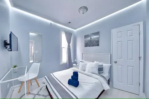 460 West 28th Place Chicago IL 60616