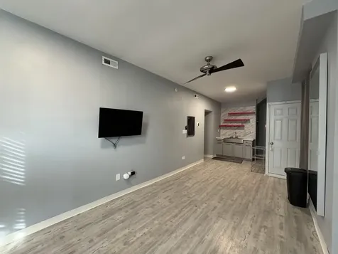460 West 28th Place Chicago IL 60616
