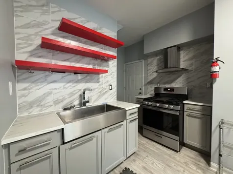 460 West 28th Place Chicago IL 60616