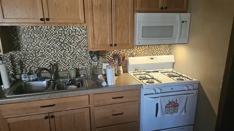 906 Barham Avenue N Johnston City IL 62951