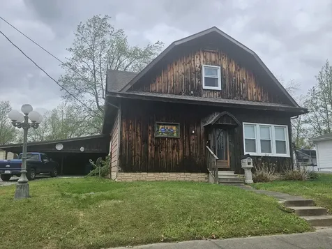 906 Barham Avenue N Johnston City IL 62951