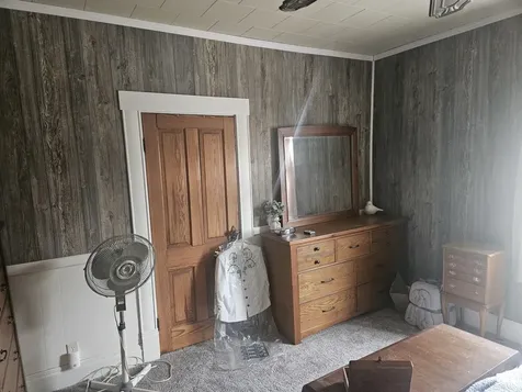 906 Barham Avenue N Johnston City IL 62951