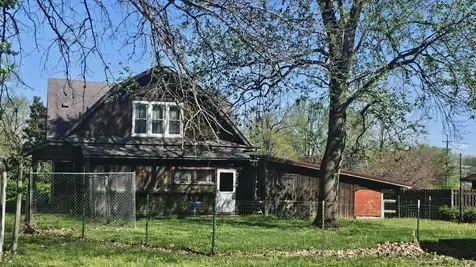 906 Barham Avenue N Johnston City IL 62951