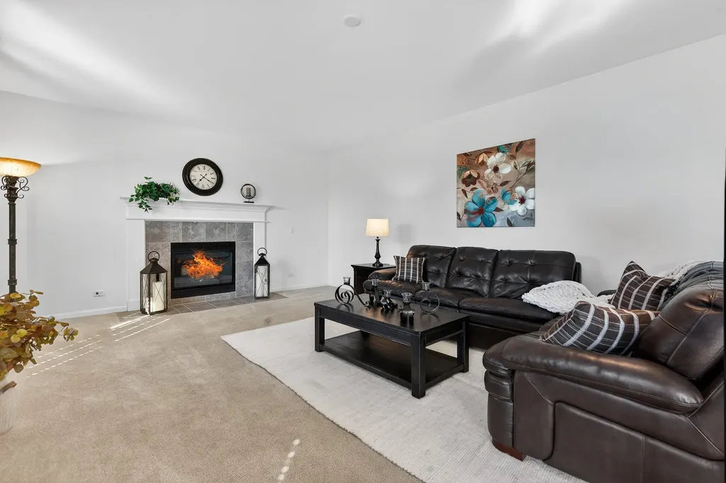 12475 Carver Lane Huntley IL 60142