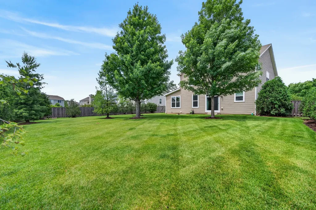 12475 Carver Lane Huntley IL 60142